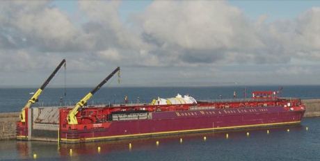 Flamanville EPR vessel arrives - 460 (Areva)